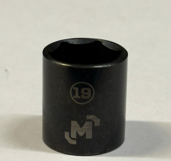 Picture of 3/8 Dr 6Pt Socket 19mm Black Steel Mastercraft (Set 058-0385-8) 122pc