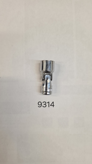 Picture of MAXIMUM 1/4" Dr Universal Socket 13mm